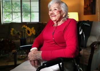 97-vjeçarja që theu mitet mbi Covid-19, si u shërua edhe pse ka vetëm një veshkë, diabet dhe sëmundje të zemrës