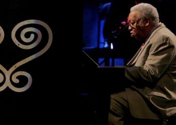 Nuk arriti të fitonte luftën me armikun e padukshëm, ndërron jetë legjenda e muzikës ‘Jazz’