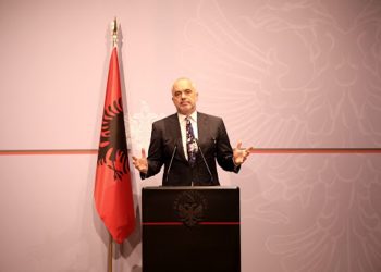 “O Zot pse nuk e pate mendjen kur i krijove këta”/ Rama i përgjigjet Bylykbashit: S’jam arrestuar…