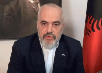 Kryeministri Rama inkurajon qytetarët: “Qeshni pak me mua! Shkruan vargjet goditëse: Mora pushkën, dola malit…