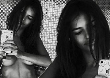 Modelja e njohur poston FOTO lakuriq në banjë me partnerin