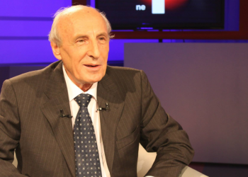 Profesori i njohur, Et’hem Ruka apelon: Covid-19 është ende aktiv në Shqipëri