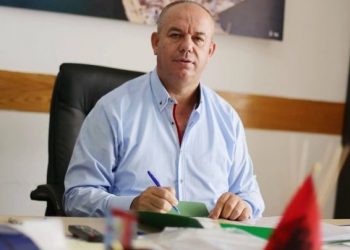 Akuzohet për “shpërdorim detyre”, ish kreu i ALUIZNI-t vetëdorëzohet në polici: Nuk e ndihej veten fajtor