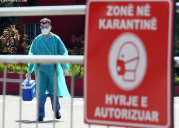 U infektua me koronavirus/ Ministria jep informacion për gjendjen shëndetësore të mjekut reanimator