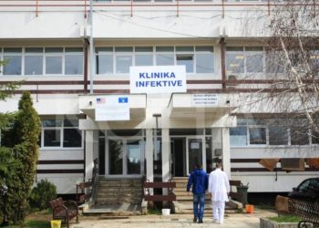 Gruaja shtatzënë në Kosovë viktimë e Covid-19, burri përlot me mesazhin e tij: Aq shumë e deshe jetën