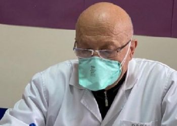 Mjeku Dhimitër Kraja nuk dorëzohet, rikthehet në front tek Infektivi pasi fitoi betejën me Covid-19