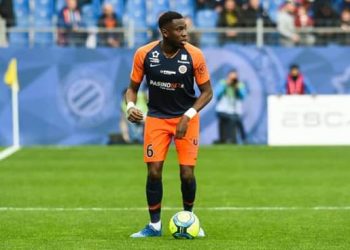 Rezultoi pozitiv me Koronavirus, futbollisti 23-vjeçar futet në terapi intensive