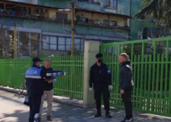 Shkeli vetëkarantinimin, 700 mijë lekë gjobë tiransit/ Policia jep detajet: Hiqen 33 patenta, 223 të gjobitur