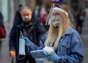 Të lëvizësh me taksi në kohë pandemie/ Greqia tregon modelin për t’u mbrojtur nga virusi (Foto)