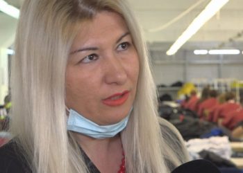 Një tregim për firmën shqiptare që prodhon maska për Mercedes Benz