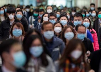 Koronavirusi përhapet edhe nga ajri, OBSH rishikon udhëzimet: Maskat duhet t’i përdorin të gjithë