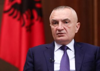 Akuzat e opozitës ndaj qeverisë/ Meta: Kufizimet për shkak të pandemisë të përdoren për menaxhimin e krizës
