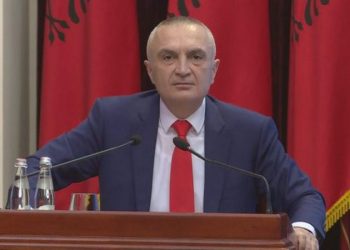 Meta tregon pse i dekretoi ndryshimet në Kodin Penal për masat anti-Covid: Kisha vetëm dy mundësi