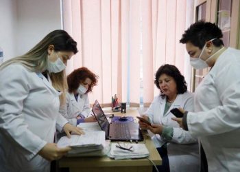 Doni të konsultoheni me mjekun e familjes? Shërbim online nga rimbursimi i ilaçeve te diagnostifikimi i sëmundjeve