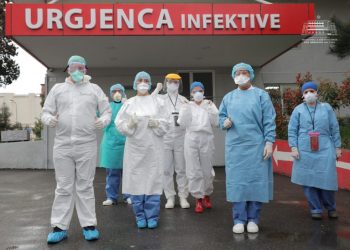 “9 grupe pune për gjurmimin e rasteve e koronavirus”/ Manastirliu me epidemiologët: Të dhënat nga terreni, përcaktuese për…