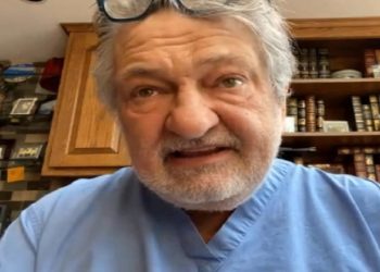 Mjeku shqiptar në SHBA: Kur isha në Wuhan, më pritën me lakuriq nate, u kërkova fasule