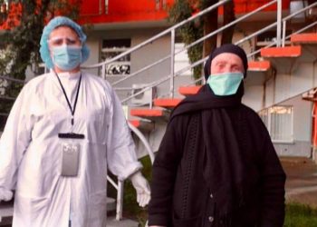 Nënë Rukija mposht koronavirusin, shkon në 154 numri i të shëruarve në Shqipëri