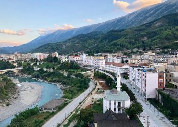 Shënohet rasti i parë me koronavirus në Përmet/ Pozitiv emigranti që erdhi nga Greqia