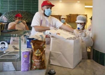 Italia/Qytetarët e pakënaqur me planet e kryeministrit për rihapjen