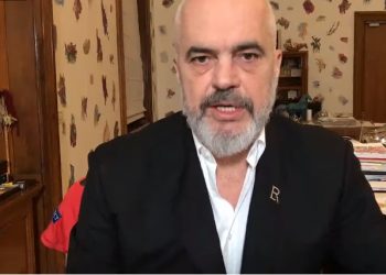 “Edhe mua më ka marrë malli për nënën”/ Rama: S’kam frikë se më kap policia, por  zbatoj rregullin, sepse…