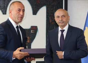 Arrihet marrëveshja për qeverinë në Kosovë mes AAK dhe LDK/ Haradinaj tregon sa poste do të marrë partia e tij