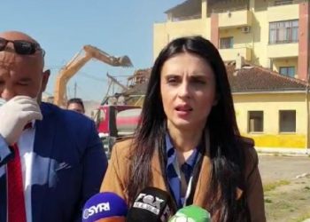 Kryebashkiakja Sako zbret në terren: Rindërtimi nuk ndalet nga pandemia