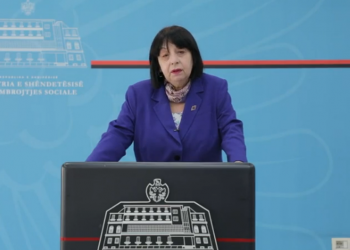 Silva Bino tregon gjendjen e pacientëve të shtruar te Infektivi dhe “Shefqet Ndroqi”: Ja sa janë të intubuar