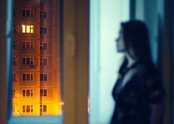 Izolimi ndikon në shëndetin mendor! Disa teknika për t’i ndjekur në ditët e karantinës