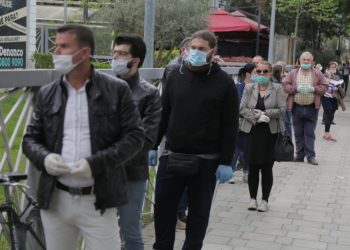 “Koronavirusi na luan fenë”/ Rama: Po përgatisim planin e hapjes, por restorantet dhe baret janë të fundit