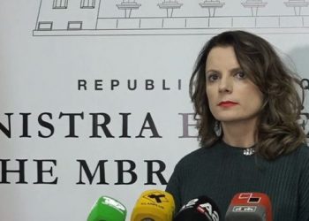 “Në Tiranë janë disa vatra infeksioni”, ekspertja: Ende nuk e kemi kaluar pikun