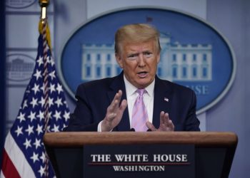 Trump i vendosur: SHBA e ka kaluar pikun e COVID-19, disa shtete hapen që këtë muaj