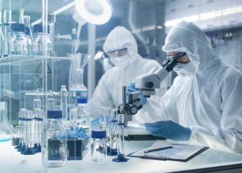 Mjeku gjerman hedh poshtë konspiracionet: Vetëm natyra është aq inteligjente sa të krijojë një virus të tillë