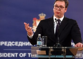 DW zbardh prapaskenat e “dorës së fortë” të Vuçiç për masat e rrepta anti-Covid: E bën qëllimisht të frikësojë popullin!