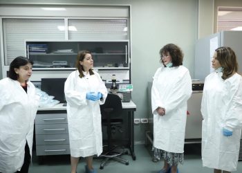 Manastirliu, në laboratorin e ISHP: Shtim testimesh për gjurmimin aktiv të rasteve