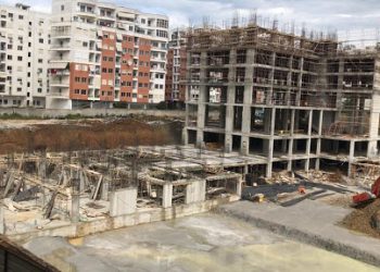 Punonjësi ra nga lartësia dhe humbi jetën, arrestohet inxhinieri i firmës