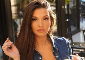 Modelja Oriola Marashi na shfaqet me thikë në dorë dhe bën humor: Kujtuat se do vrisja të dashurin?