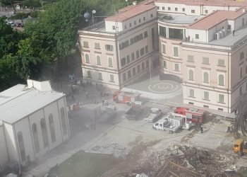 FOTOT/ Ja çfarë mbeti pas prishjes së Teatrit