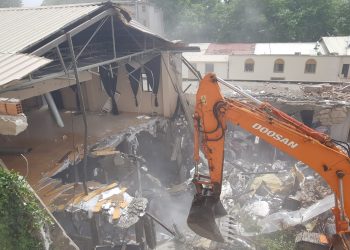 Fotot e fundit! Ja çfarë po ndodh tek ish-Teatri pasditen e së dielës