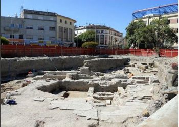 U “dhemb” barku per Teatrin, si e zhduken lagjen romake ne Durres ish-ministri i PD Xhaferraj dhe Apollon Baçe