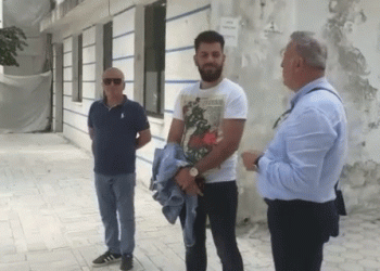 Demokratët e Beratit nisen drejt Tiranës, kreu i degës së PD: Policia po na pengon