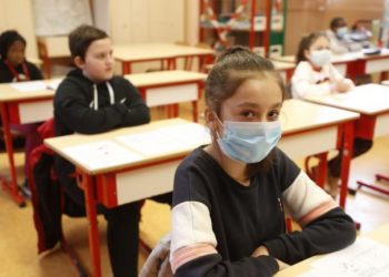 Misteri i sindromës që po prek fëmijët pasi kalojnë koronavirusin, mjekët amerikanë tregojnë shenjat dhe pasojat