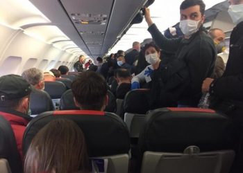 “MIE” reagon pas fotos në avionin e “Air Albania”: Është momenti i akomodimit të pasagjerëve, fluturimet kryhen sipas rregullave të përcaktuara