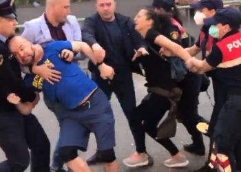 Arrestimi i gazetarit Alfred Lela, reagon Instituti Ndërkombëtar i Shtypit: E dënojmë aktin, policia të kërkojë falje