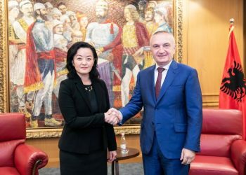 4 arsye, pse Meta do e shpallë “non grata” ambasadoren amerikane