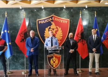 Vizat false për SHBA / Ardi Veliu zbulon skemën e përdorur : Gabimi që i çoi në pranga trafikantët