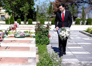 “Kjo ditë më shumë se kurrë na fton të reflektojmë”, Basha: Pa liri dhe dinjitet asgjë tjetër nuk ka kuptim