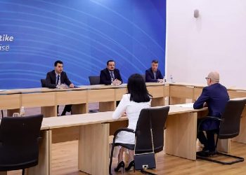 Basha takim me përfaqësues të Dhomës Amerikane të Tregtisë: Investitorët trajtohen në mënyrë të pandershme