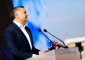 Si do bëhet plazh këtë verë? Klosi zbulon sa persona do qëndrojnë në 10 metra katrorë