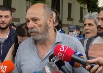 Aleanca për Teatrin vijon protestën para SPAK: Kërkojmë hetim për veprën penale “Tentativë për vrasje”, pasi…