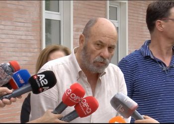 Protesta te Teatri Kombëtar, Budina: Kam patur kërcënime, opozita është me ne!